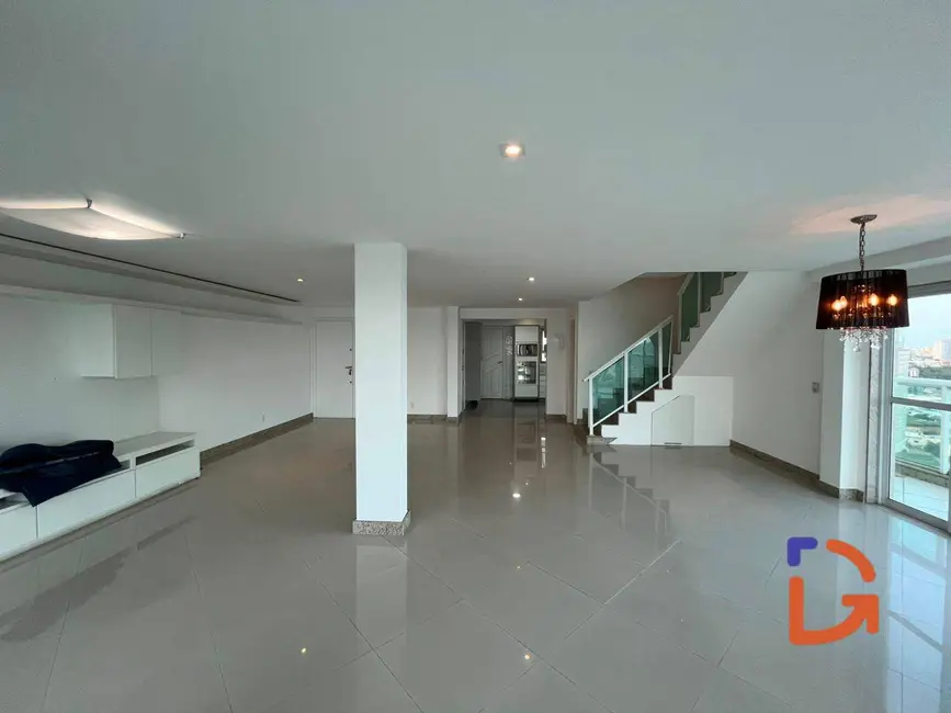Cobertura com 3 quartos à venda e para alugar, 300m2 em Granja dos Cavaleiros, Macae - RJ - imagem 3 Foto 3 de Cobertura com 3 quartos à venda e para alugar, 300m2 em Granja dos Cavaleiros, Macae - RJ