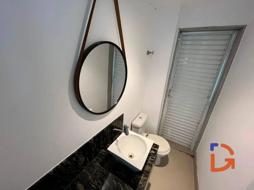 Cobertura com 3 quartos à venda e para alugar, 300m2 em Granja dos Cavaleiros, Macae - RJ - imagem 5 Foto 5 de Cobertura com 3 quartos à venda e para alugar, 300m2 em Granja dos Cavaleiros, Macae - RJ