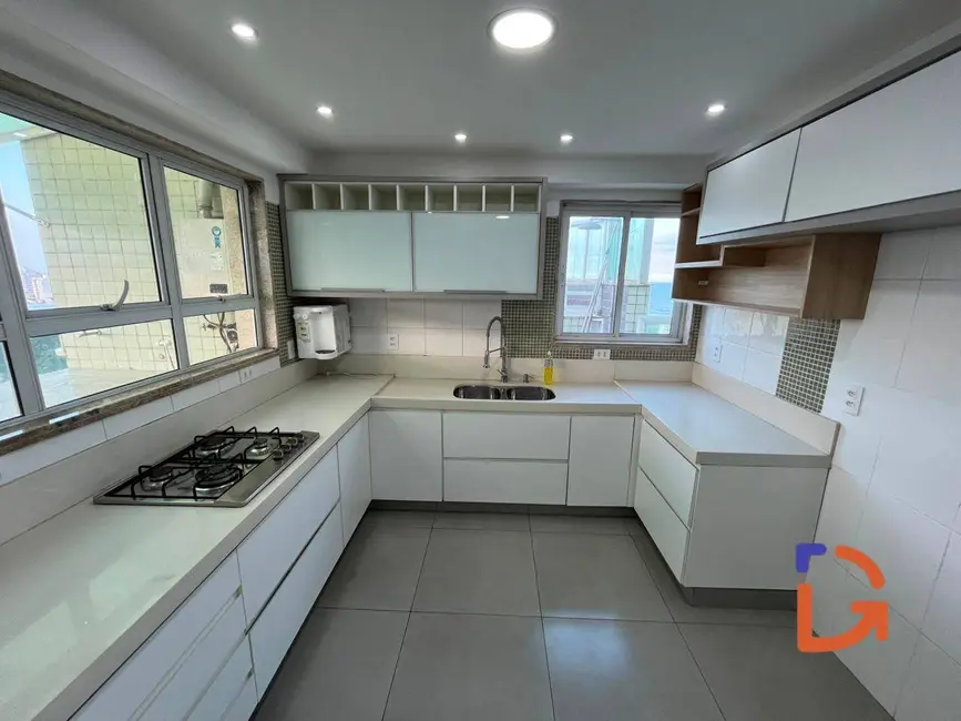 Cobertura com 3 quartos à venda e para alugar, 300m2 em Granja dos Cavaleiros, Macae - RJ - imagem 7 Foto 7 de Cobertura com 3 quartos à venda e para alugar, 300m2 em Granja dos Cavaleiros, Macae - RJ
