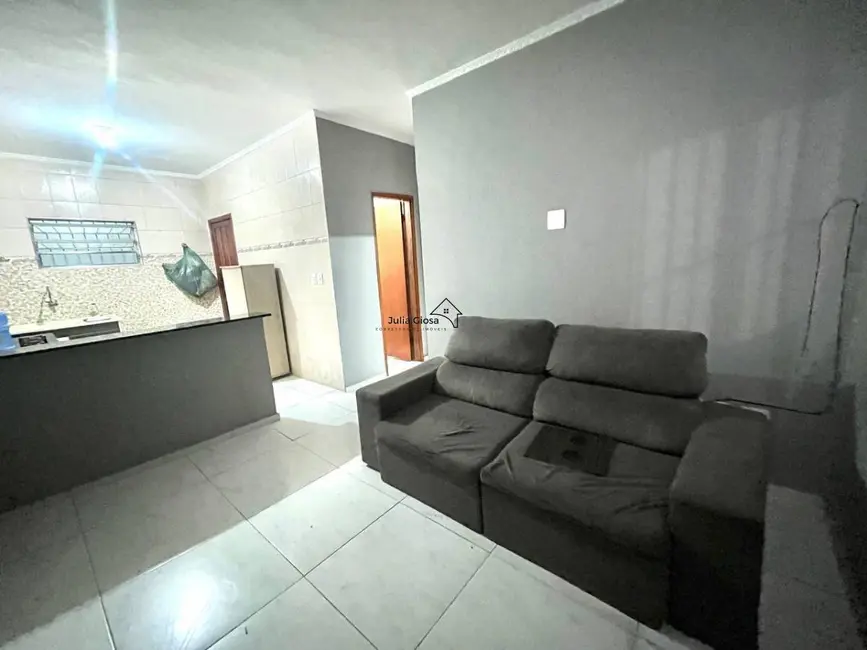 Foto 1 de Casa de Condomínio com 2 quartos à venda, 52m2 em Maracanã, Praia Grande - SP