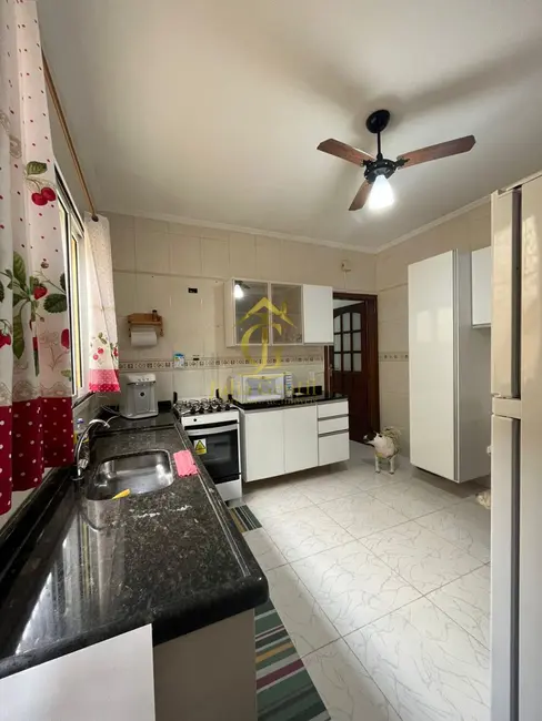 Casa com 3 quartos à venda, 183m2 em Ocian, Praia Grande - SP - imagem 5 Foto 5 de Casa com 3 quartos à venda, 183m2 em Ocian, Praia Grande - SP