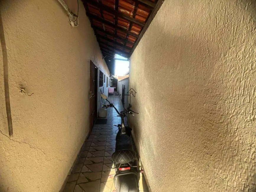 Casa com 2 quartos para alugar, 74m2 em Maracanã, Praia Grande - SP - imagem 9 Foto 9 de Casa com 2 quartos para alugar, 74m2 em Maracanã, Praia Grande - SP