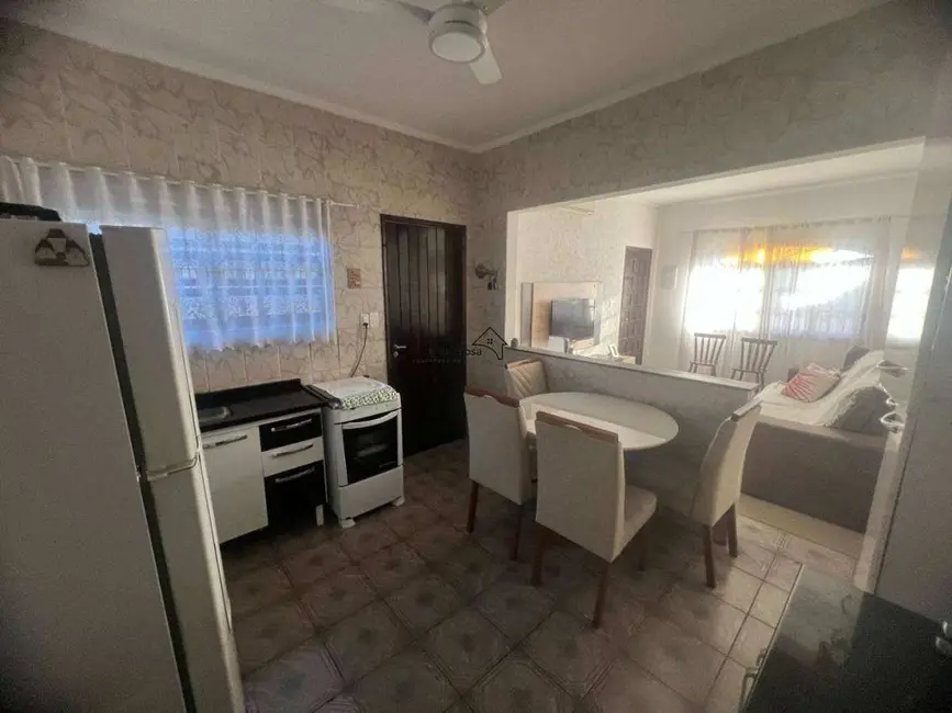 Casa com 2 quartos para alugar, 74m2 em Maracanã, Praia Grande - SP - imagem 4 Foto 4 de Casa com 2 quartos para alugar, 74m2 em Maracanã, Praia Grande - SP