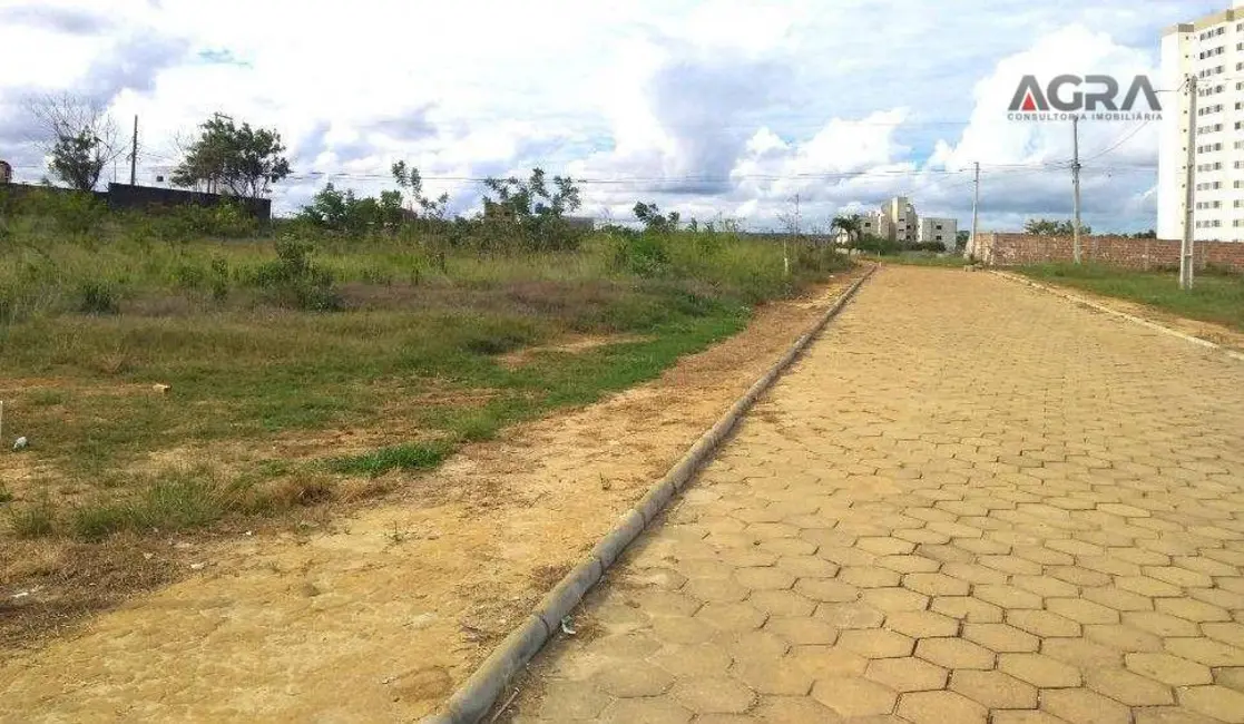 Foto 1 de Terreno / Lote à venda, 360m2 em Candeias, Vitoria Da Conquista - BA