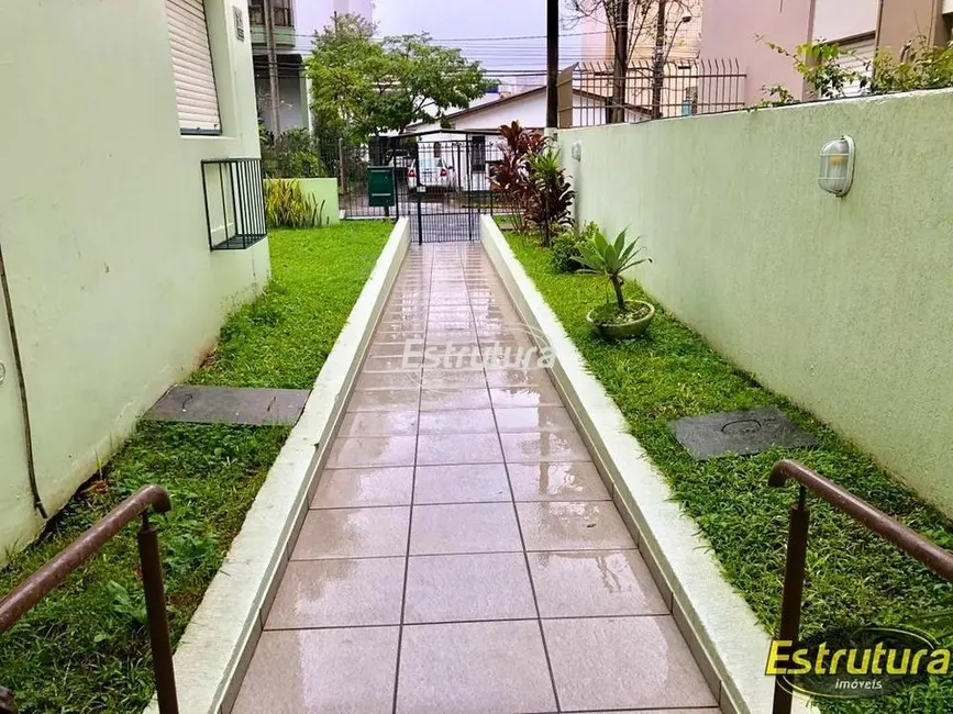 Apartamento com 2 quartos para alugar, 82m2 em Centro, Santa Maria - RS - imagem 3 Foto 3 de Apartamento com 2 quartos para alugar, 82m2 em Centro, Santa Maria - RS