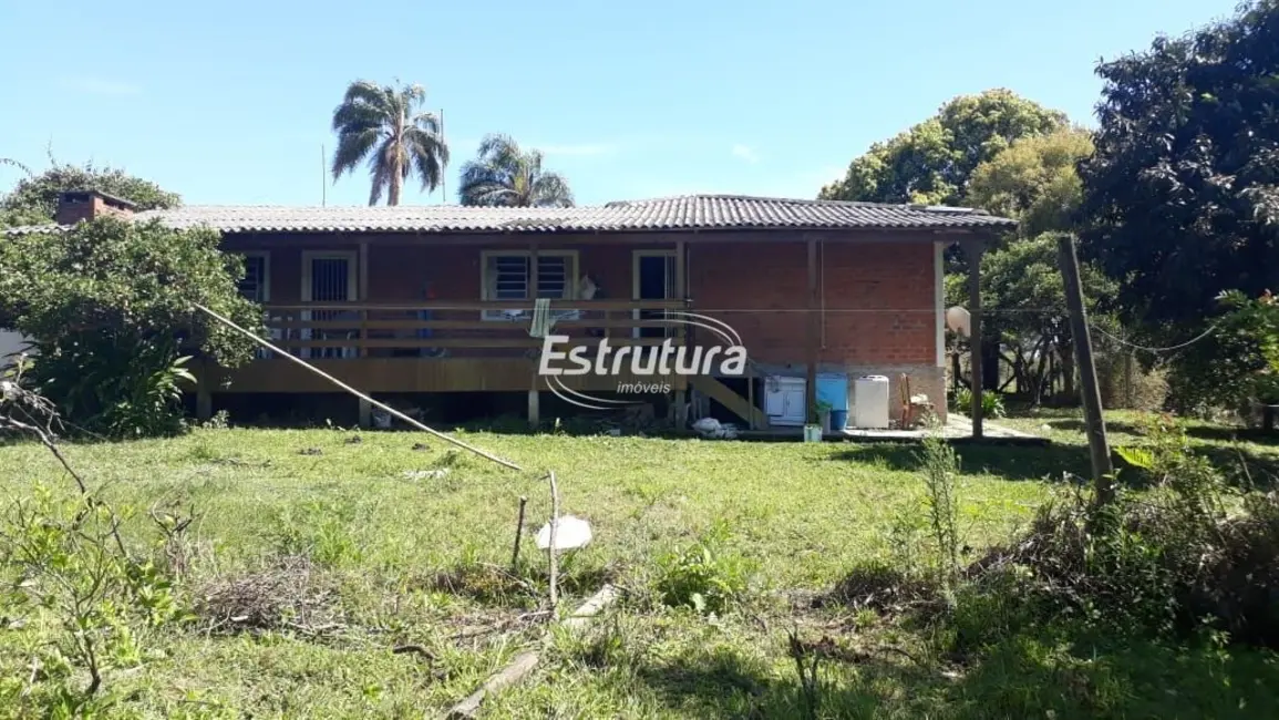 Foto 2 de Casa com 5 quartos à venda, 240m2 em Diácono João Luiz Pozzobon, Santa Maria - RS