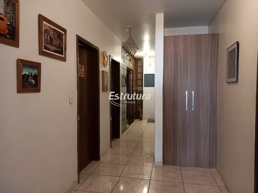 Casa com 6 quartos à venda, 370m2 em Santa Maria - RS - imagem 1 Foto 1 de Casa com 6 quartos à venda, 370m2 em Santa Maria - RS