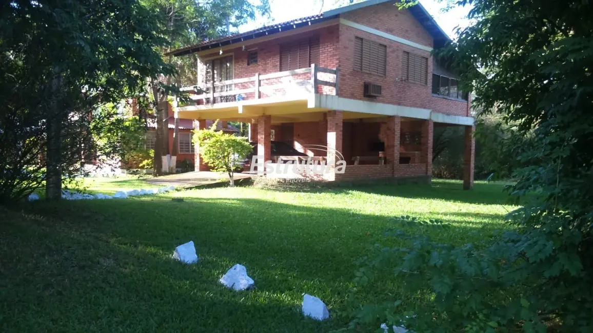 Foto 2 de Casa com 2 quartos à venda, 150m2 em Cachoeira Do Sul - RS