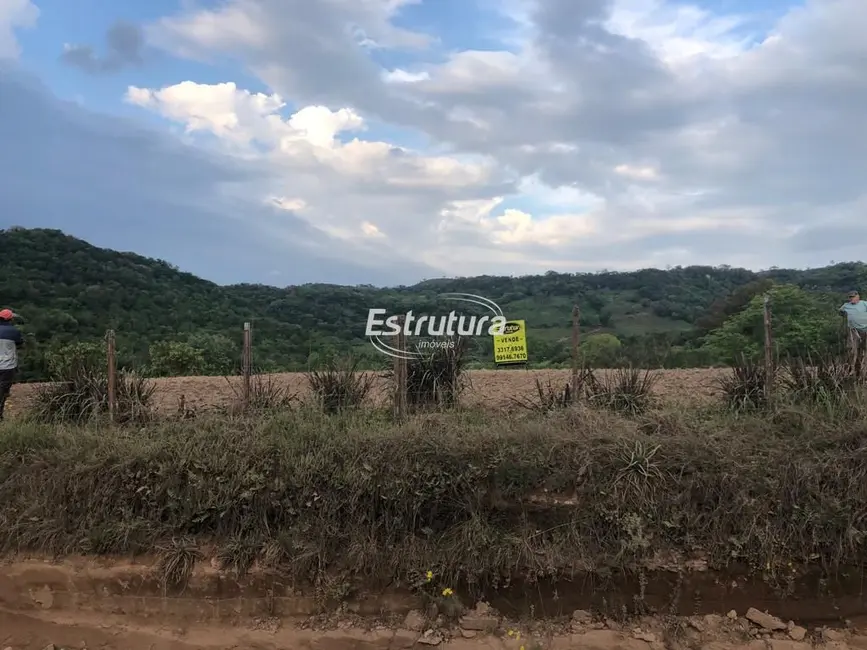 Foto 1 de Terreno / Lote à venda, 375m2 em Santa Maria - RS