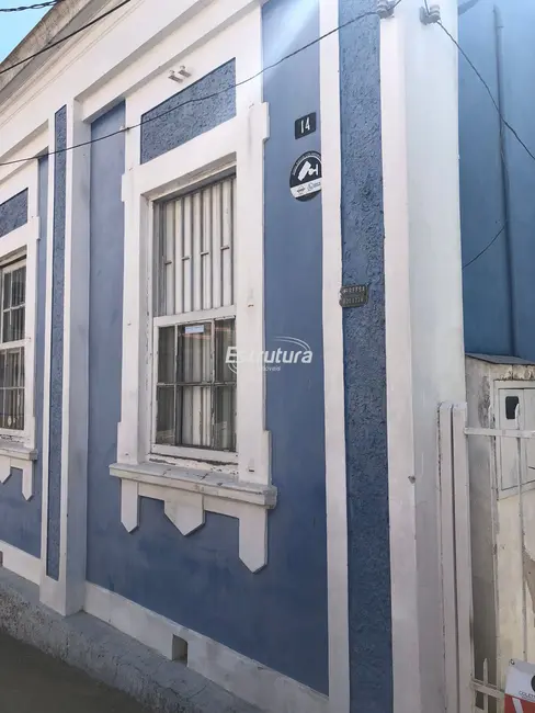 Foto 1 de Casa com 2 quartos à venda, 59m2 em Centro, Santa Maria - RS