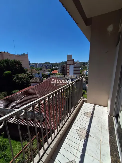 Apartamento com 3 quartos para alugar, 100m2 em Nossa Senhora das Dores, Santa Maria - RS - imagem 3 Foto 3 de Apartamento com 3 quartos para alugar, 100m2 em Nossa Senhora das Dores, Santa Maria - RS