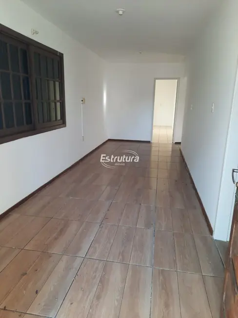 Casa com 3 quartos à venda, 187m2 em Patronato, Santa Maria - RS - imagem 4 Foto 4 de Casa com 3 quartos à venda, 187m2 em Patronato, Santa Maria - RS