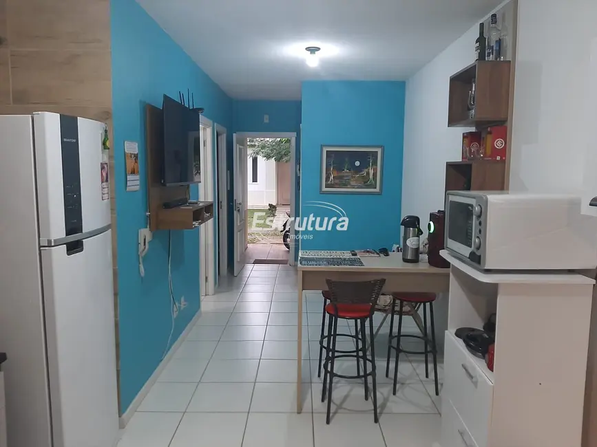 Foto 2 de Casa de Condomínio com 2 quartos à venda, 43m2 em Nossa Senhora de Lourdes, Santa Maria - RS