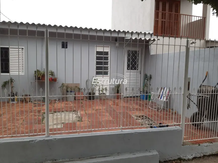 Foto 2 de Casa com 2 quartos à venda, 117m2 em Tancredo Neves, Santa Maria - RS