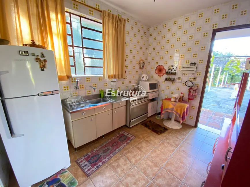 Foto 4 de Casa com 3 quartos para alugar, 200m2 em Centro, Itaara - RS