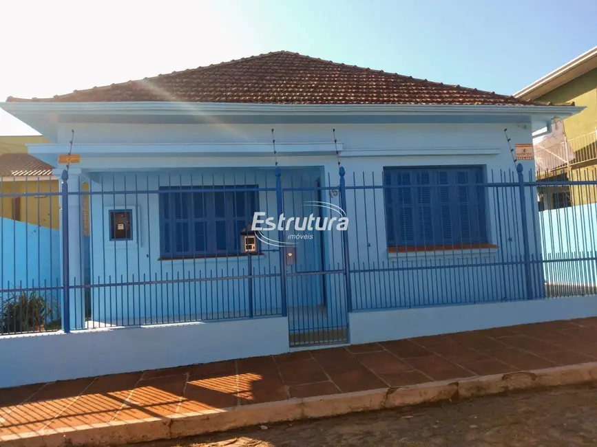 Casa com 3 quartos à venda, 375m2 em Nossa Senhora do Perpétuo Socorro, Santa Maria - RS - imagem 1 Foto 1 de Casa com 3 quartos à venda, 375m2 em Nossa Senhora do Perpétuo Socorro, Santa Maria - RS