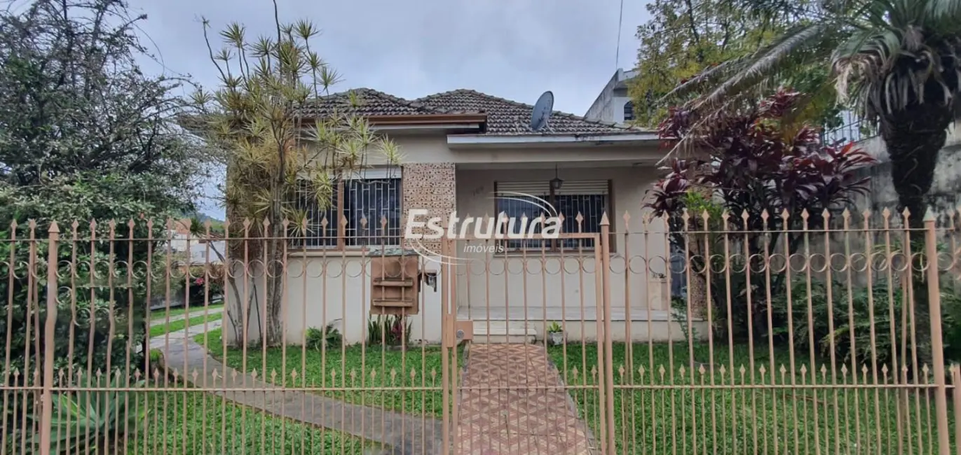 Foto 1 de Casa com 6 quartos à venda, 191m2 em Nossa Senhora do Perpétuo Socorro, Santa Maria - RS