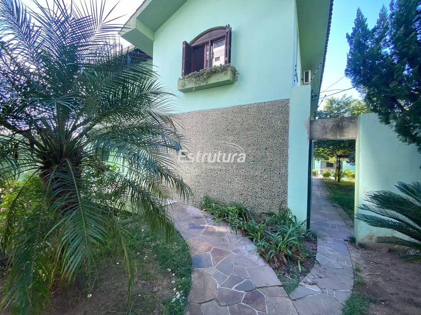 Foto 1 de Casa com 6 quartos à venda, 241m2 em Menino Jesus, Santa Maria - RS