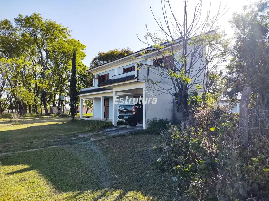 Casa com 3 quartos à venda, 250m2 em Pinheiro Machado, Santa Maria - RS - imagem 2 Foto 2 de Casa com 3 quartos à venda, 250m2 em Pinheiro Machado, Santa Maria - RS