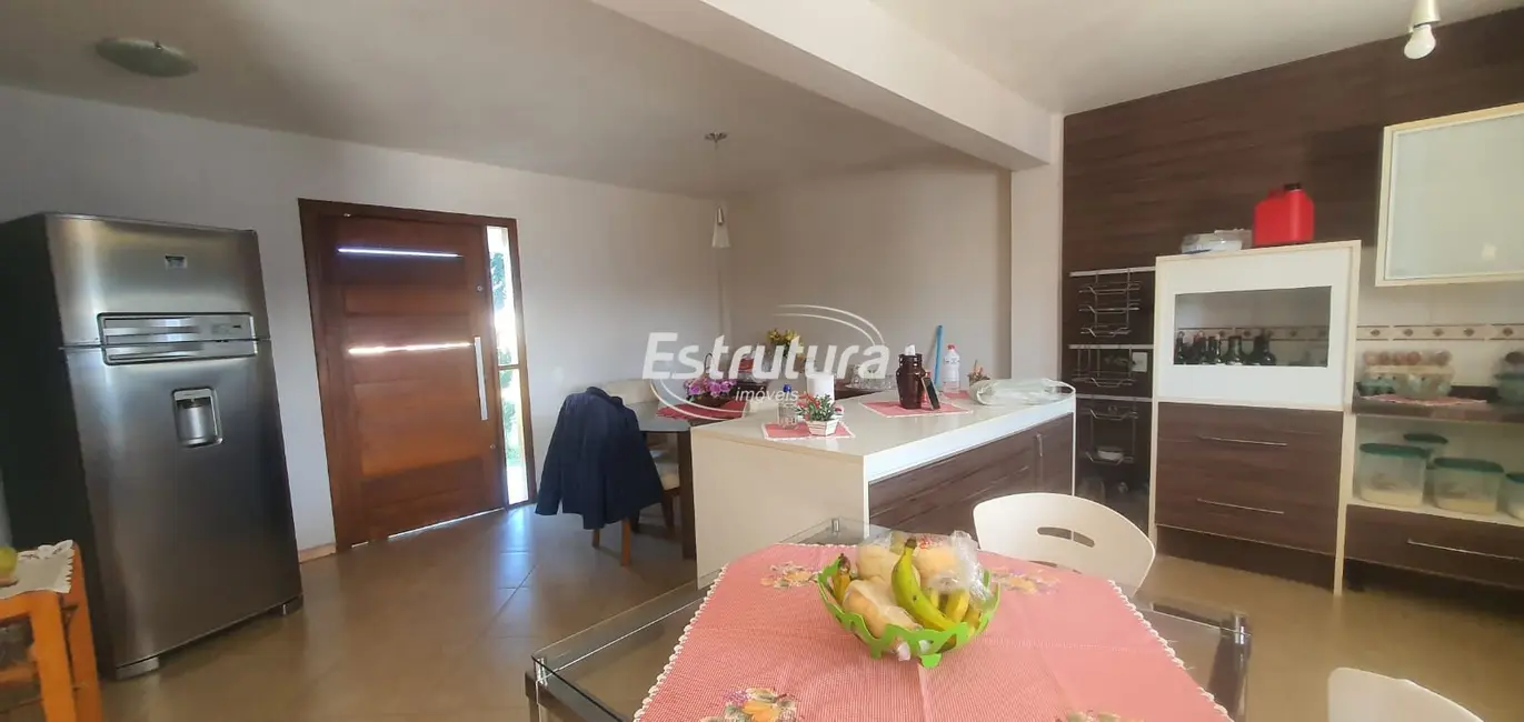 Casa com 3 quartos à venda, 250m2 em Pinheiro Machado, Santa Maria - RS - imagem 9 Foto 9 de Casa com 3 quartos à venda, 250m2 em Pinheiro Machado, Santa Maria - RS
