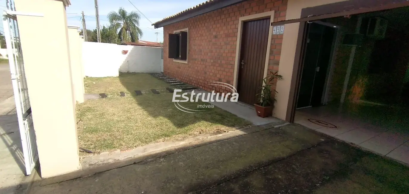 Foto 2 de Casa com 3 quartos à venda, 160m2 em Pé de Plátano, Santa Maria - RS