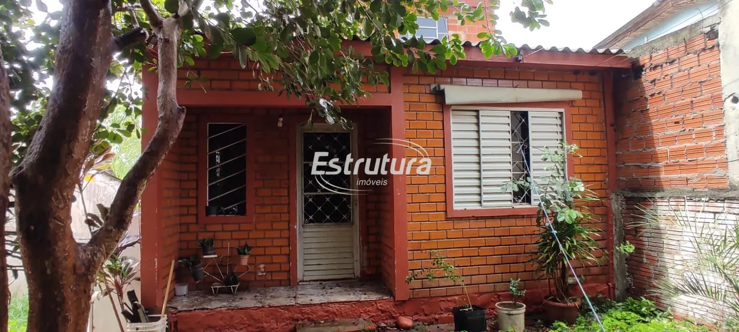 Foto 1 de Casa com 2 quartos à venda, 220m2 em Tancredo Neves, Santa Maria - RS