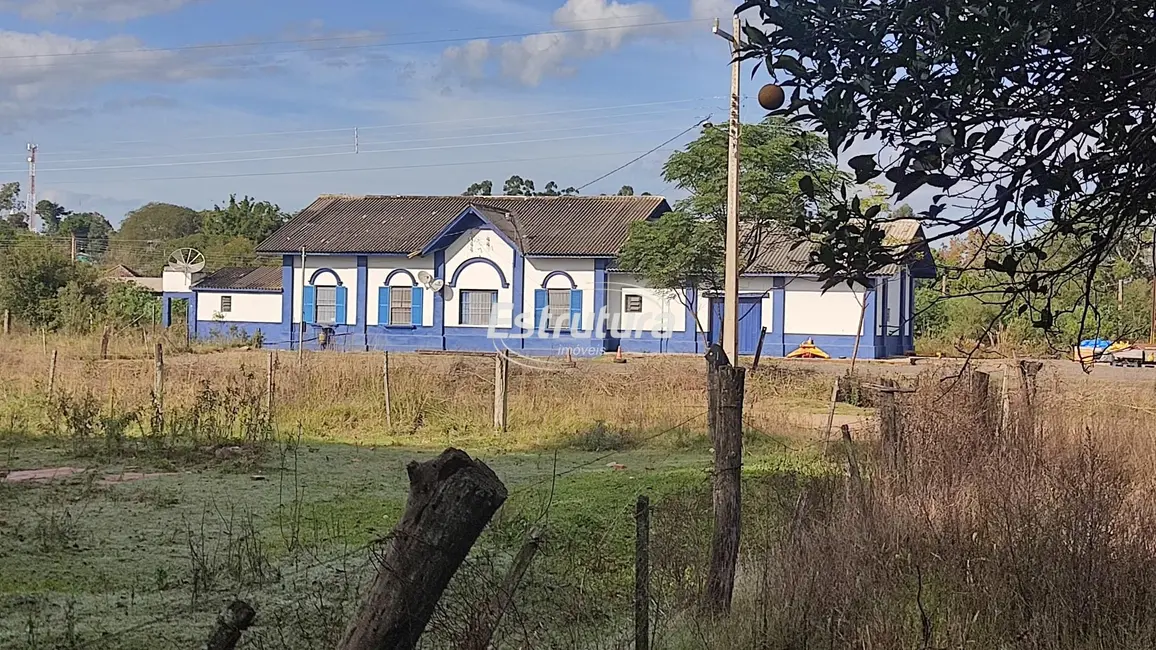 Foto 1 de Terreno / Lote à venda, 750m2 em Dilermando De Aguiar - RS