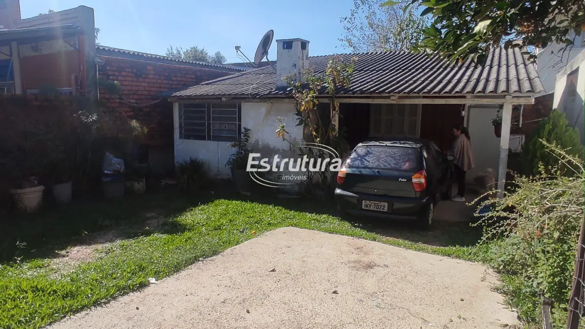 Foto 1 de Casa com 2 quartos à venda, 200m2 em Juscelino Kubitschek, Santa Maria - RS