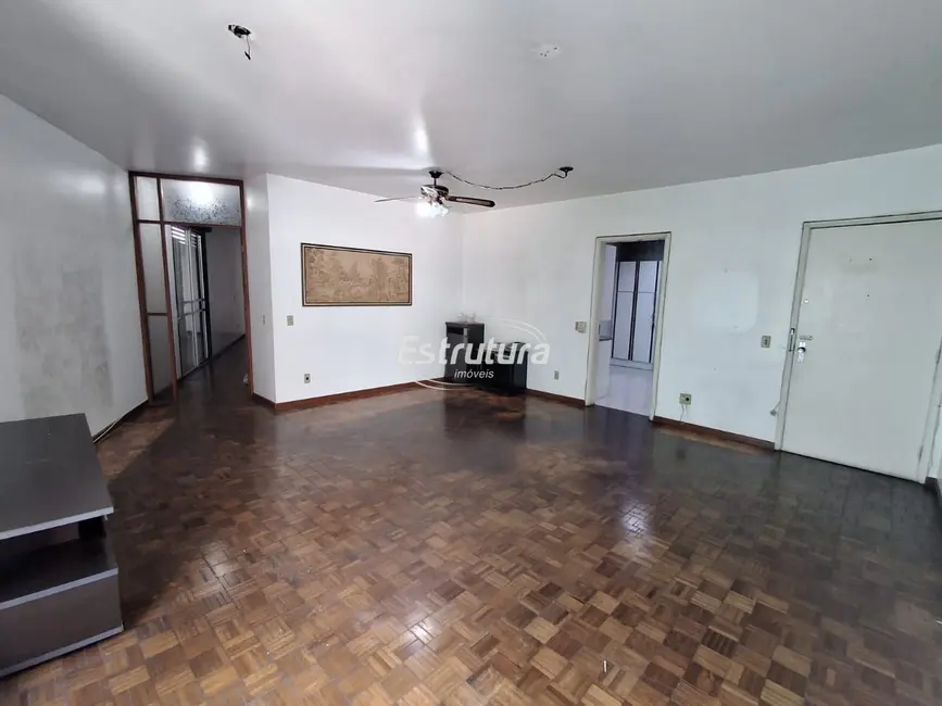 Apartamento com 3 quartos para alugar, 148m2 em Centro, Santa Maria - RS - imagem 3 Foto 3 de Apartamento com 3 quartos para alugar, 148m2 em Centro, Santa Maria - RS