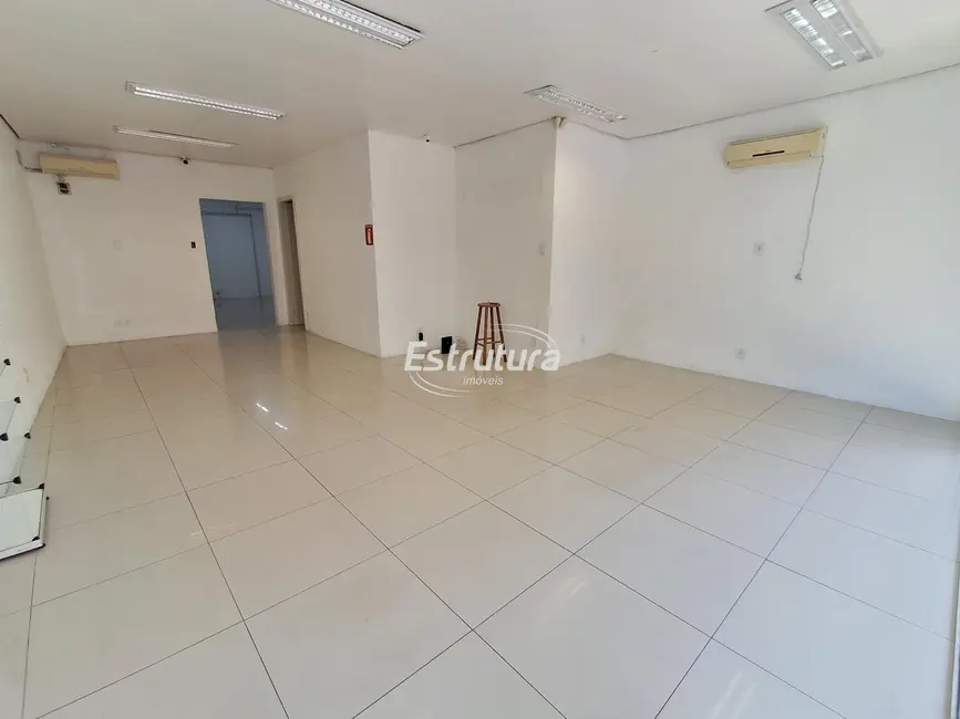 Sala Comercial com 7 quartos para alugar, 120m2 em Nossa Senhora do Rosário, Santa Maria - RS - imagem 3 Foto 3 de Sala Comercial com 7 quartos para alugar, 120m2 em Nossa Senhora do Rosário, Santa Maria - RS