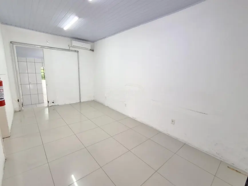Sala Comercial com 7 quartos para alugar, 120m2 em Nossa Senhora do Rosário, Santa Maria - RS - imagem 4 Foto 4 de Sala Comercial com 7 quartos para alugar, 120m2 em Nossa Senhora do Rosário, Santa Maria - RS