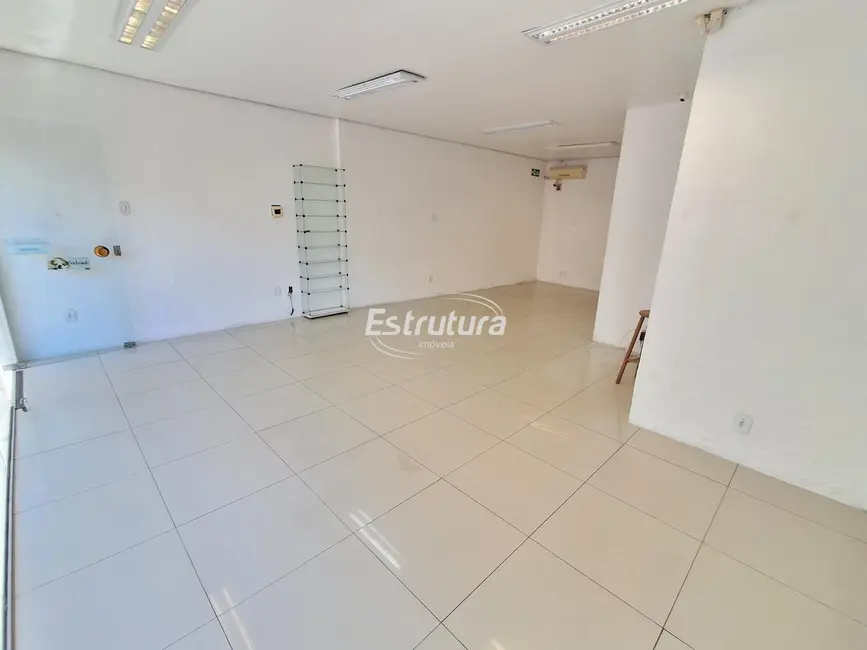 Foto 1 de Sala Comercial com 7 quartos para alugar, 120m2 em Nossa Senhora do Rosário, Santa Maria - RS