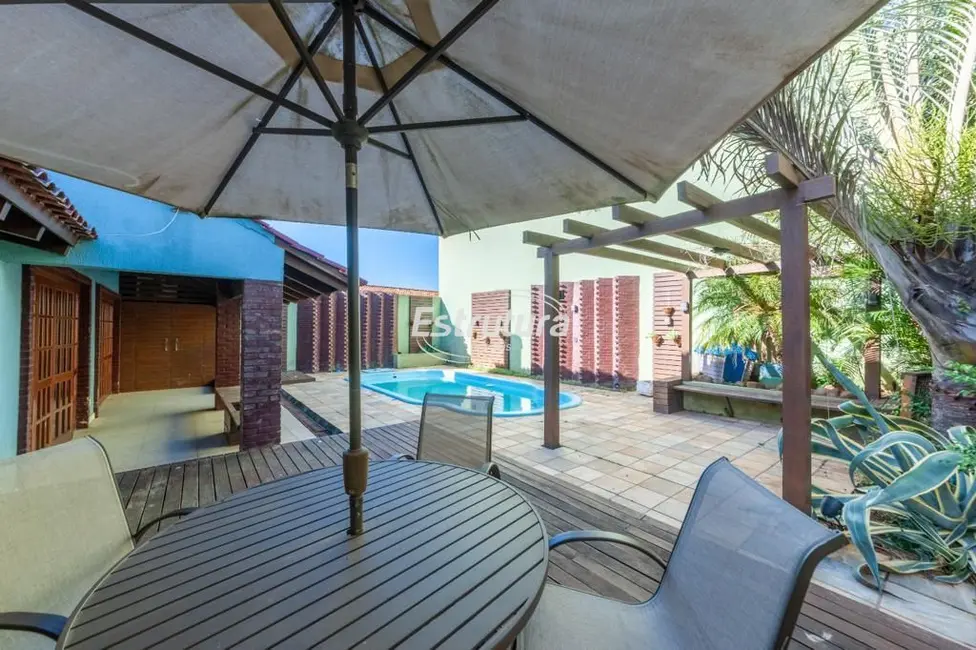 Foto 1 de Casa com 4 quartos à venda, 314m2 em Camobi, Santa Maria - RS