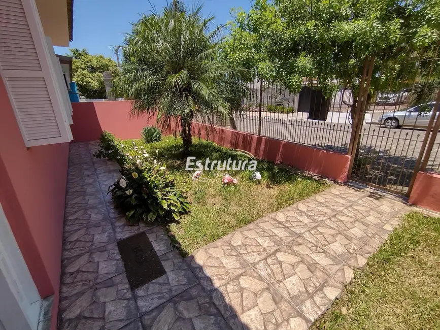 Casa com 3 quartos à venda, 119m2 em Pinheiro Machado, Santa Maria - RS - imagem 1 Foto 1 de Casa com 3 quartos à venda, 119m2 em Pinheiro Machado, Santa Maria - RS