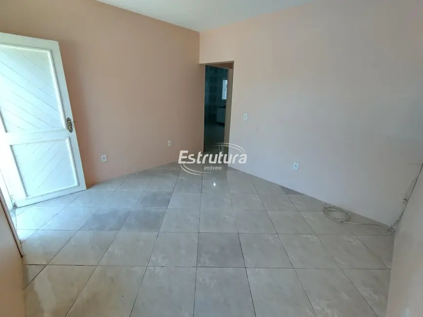 Casa com 3 quartos à venda, 119m2 em Pinheiro Machado, Santa Maria - RS - imagem 2 Foto 2 de Casa com 3 quartos à venda, 119m2 em Pinheiro Machado, Santa Maria - RS