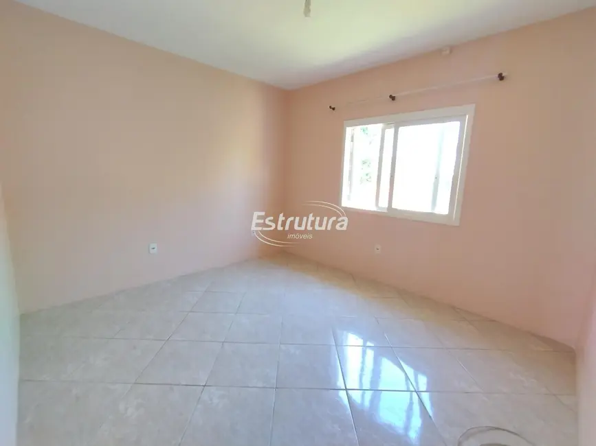 Casa com 3 quartos à venda, 119m2 em Pinheiro Machado, Santa Maria - RS - imagem 4 Foto 4 de Casa com 3 quartos à venda, 119m2 em Pinheiro Machado, Santa Maria - RS