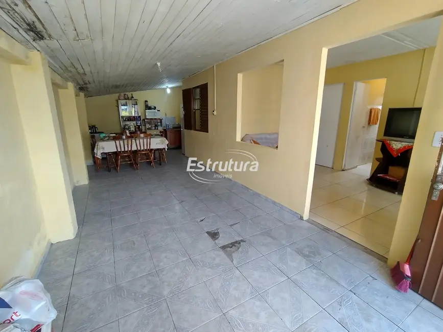 Foto 2 de Casa com 2 quartos à venda, 39m2 em Tancredo Neves, Santa Maria - RS