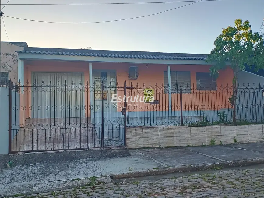 Foto 1 de Casa com 2 quartos à venda, 140m2 em Tancredo Neves, Santa Maria - RS