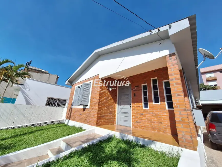 Foto 1 de Casa com 3 quartos à venda, 120m2 em Menino Jesus, Santa Maria - RS