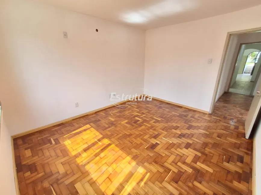 Foto 6 de Casa com 4 quartos para alugar, 124m2 em Menino Jesus, Santa Maria - RS