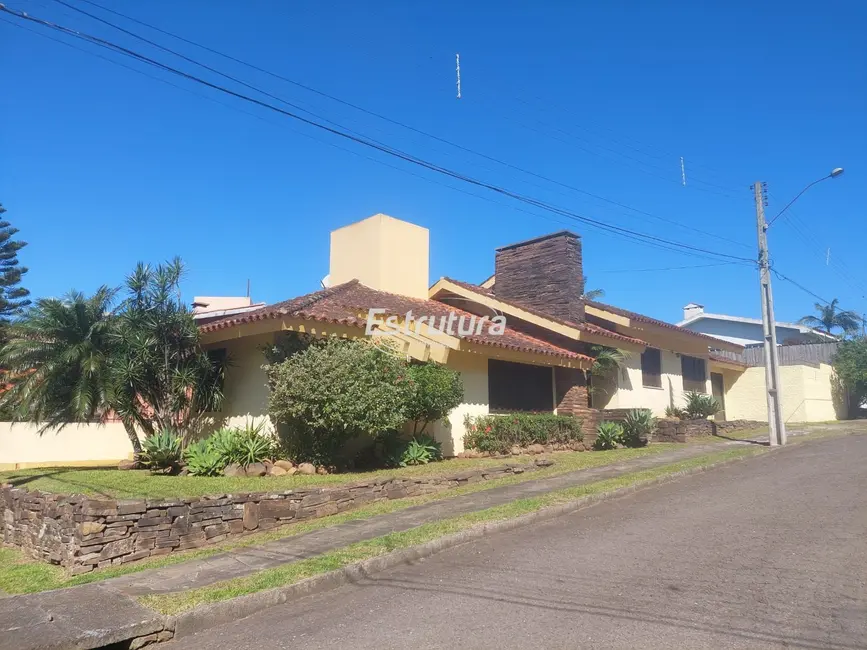 Foto 1 de Casa com 3 quartos à venda, 219m2 em São José, Santa Maria - RS