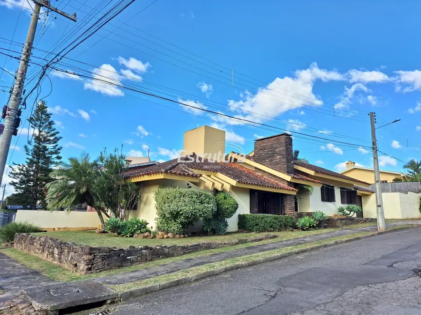 Casa com 4 quartos para alugar, 219m2 em São José, Santa Maria - RS - imagem 1 Foto 1 de Casa com 4 quartos para alugar, 219m2 em São José, Santa Maria - RS