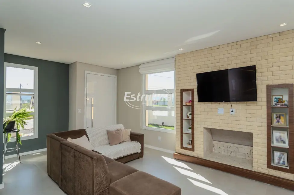 Casa com 4 quartos à venda, 265m2 em Camobi, Santa Maria - RS - imagem 4 Foto 4 de Casa com 4 quartos à venda, 265m2 em Camobi, Santa Maria - RS