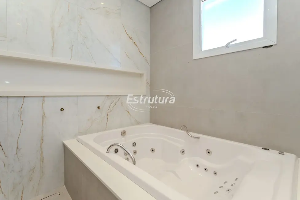 Casa com 4 quartos à venda, 265m2 em Camobi, Santa Maria - RS - imagem 8 Foto 8 de Casa com 4 quartos à venda, 265m2 em Camobi, Santa Maria - RS