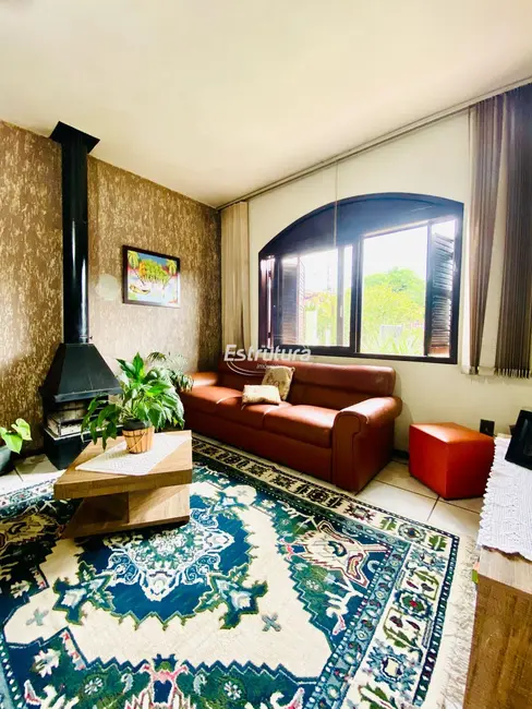 Foto 1 de Casa com 3 quartos à venda, 223m2 em Nossa Senhora Medianeira, Santa Maria - RS