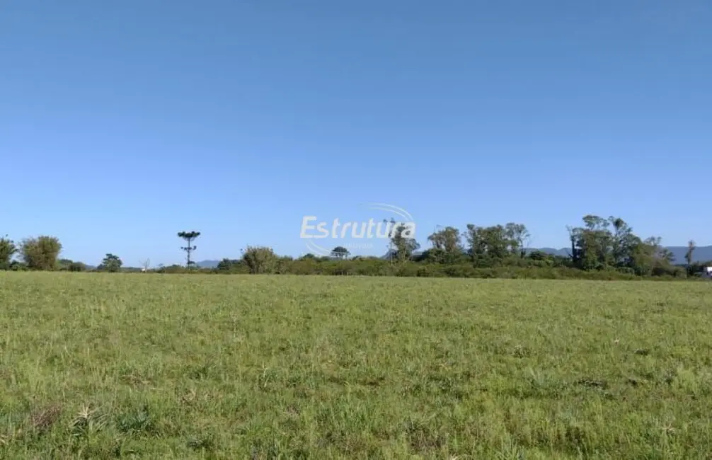 Foto 1 de Terreno / Lote à venda, 2387m2 em Santa Maria - RS