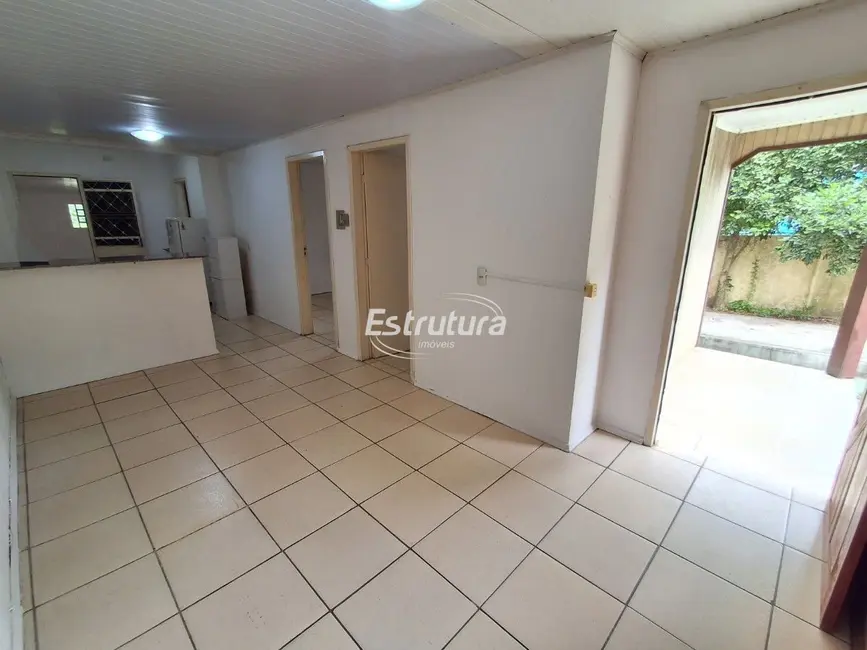 Foto 2 de Casa com 2 quartos à venda, 100m2 em Urlândia, Santa Maria - RS