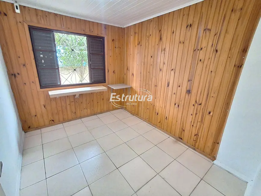 Foto 3 de Casa com 2 quartos à venda, 100m2 em Urlândia, Santa Maria - RS