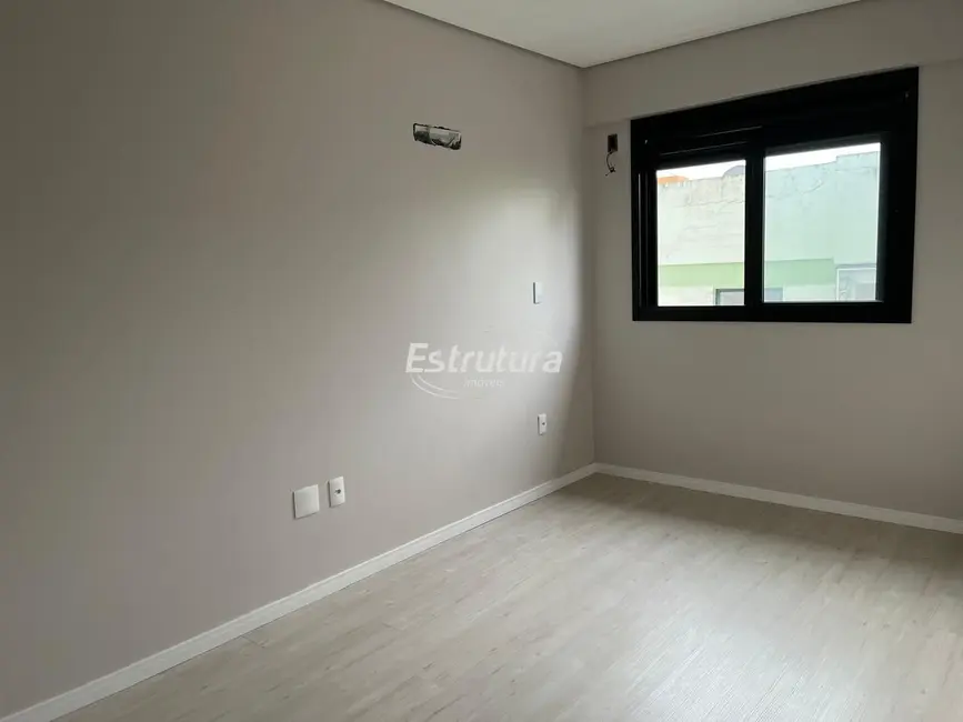 Foto 2 de Apartamento com 2 quartos à venda, 67m2 em Centro, Santa Maria - RS