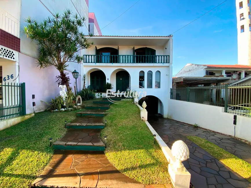 Foto 1 de Casa com 4 quartos à venda, 680m2 em Nossa Senhora das Dores, Santa Maria - RS